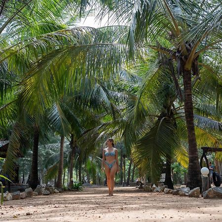Sand Dune Beach Resort & Surf Camp 아루감 베이 외부 사진