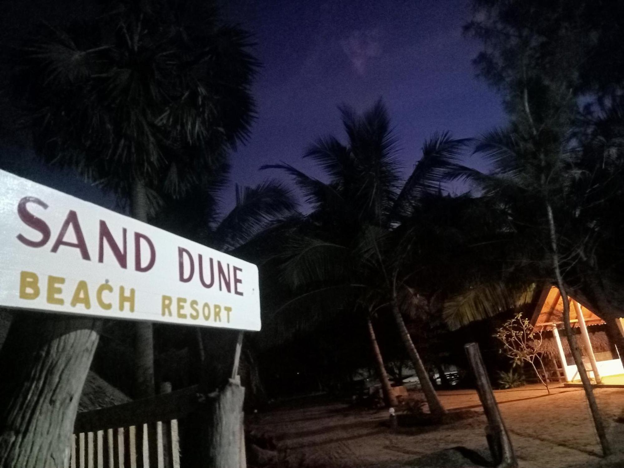 Sand Dune Beach Resort & Surf Camp 아루감 베이 외부 사진