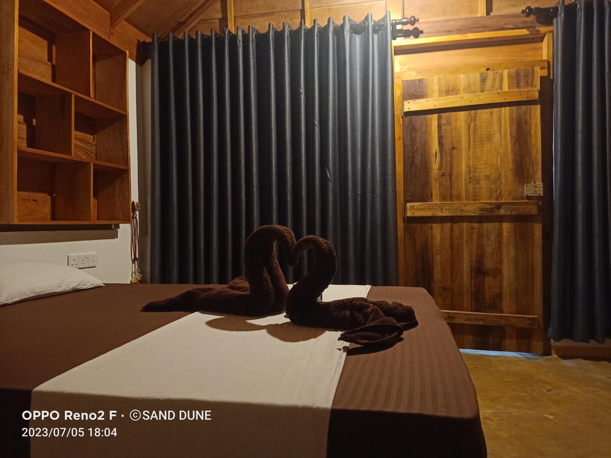 Sand Dune Beach Resort & Surf Camp 아루감 베이 외부 사진