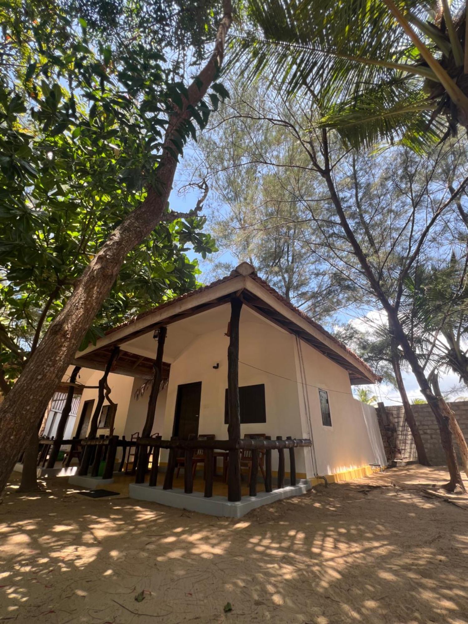 Sand Dune Beach Resort & Surf Camp 아루감 베이 외부 사진